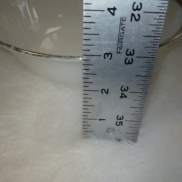 VINTAGE Fire King Milk Glass Ovenware 19 swirl bowl with gold edge - Picture 8 of 8